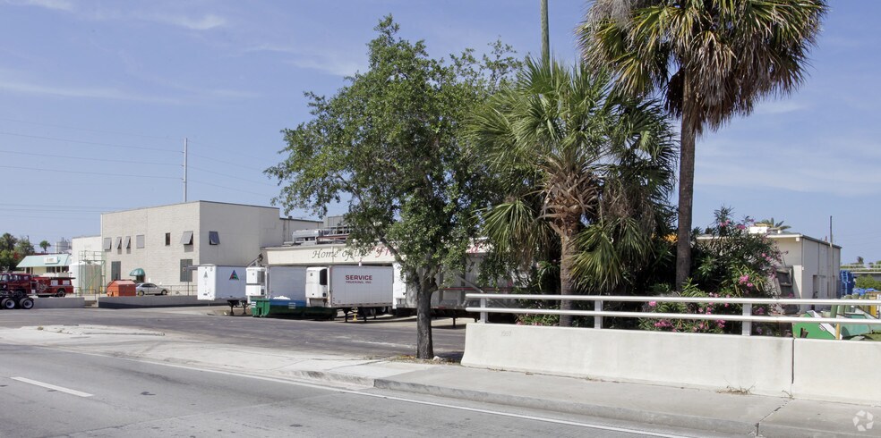 More Photos Of 325 N US HWY 1, Fort Pierce Industrial For Sale