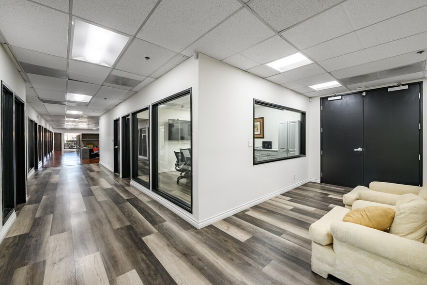 More Photos Of 7301 Topanga Canyon Blvd, Canoga Park Office For Lease