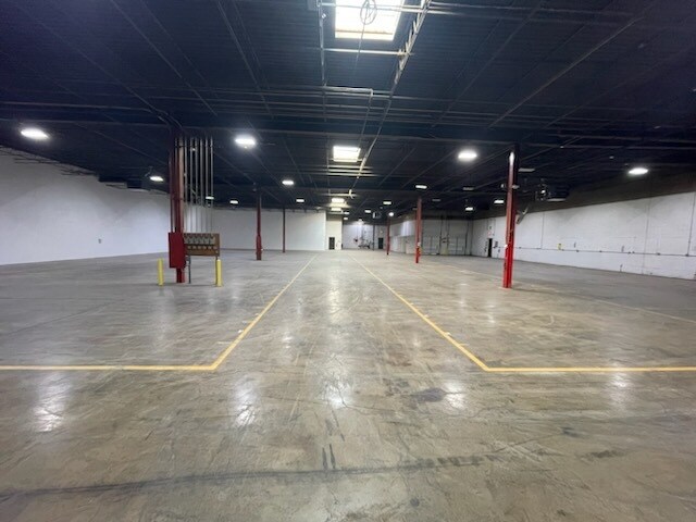 More Photos Of 1175 Central Ave, University Park Manufacturing For Lease