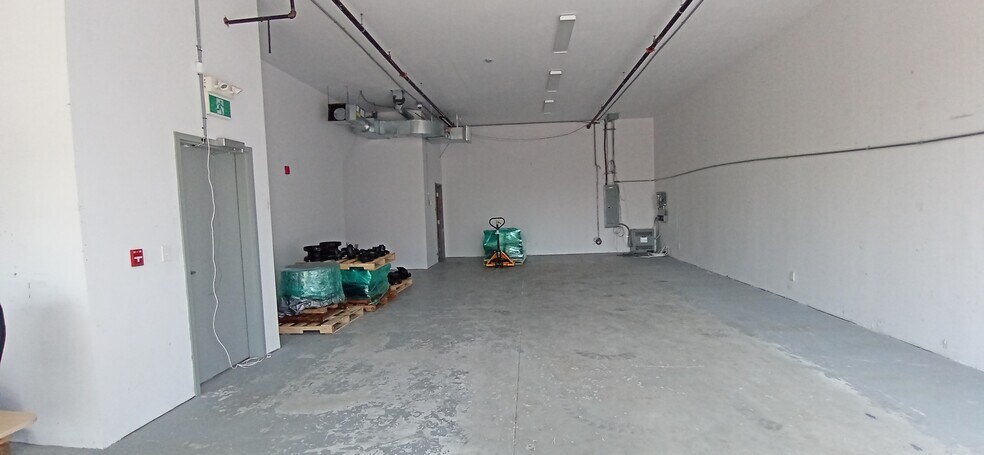 More Photos Of 65 Denzil Doyle Crt, Ottawa Light Distribution For Sale