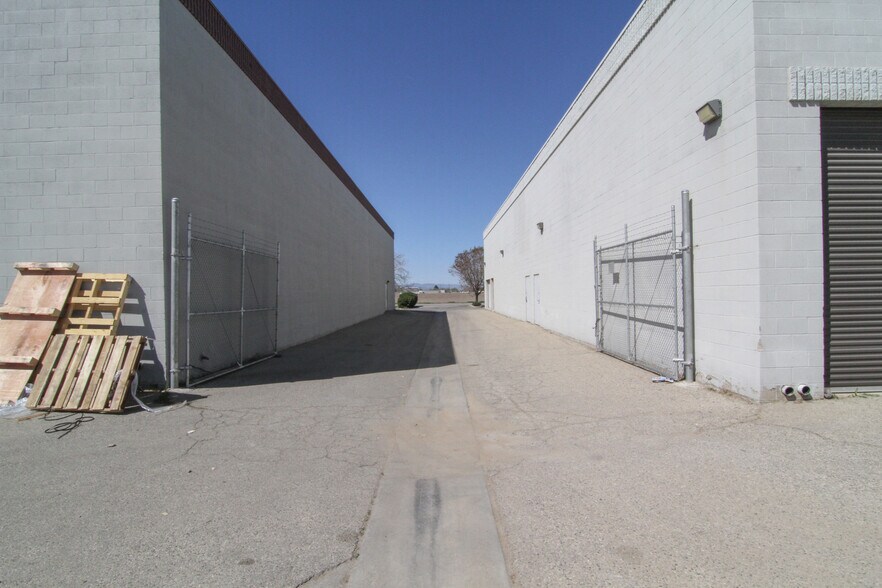 More Photos Of 45440 Trevor Ave, Lancaster Warehouse For Sale