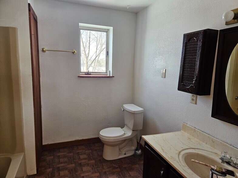 More Photos Of 624 Central Ave, Florence Storefront Retail Residential For Sale