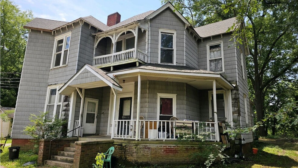 Primary Photo Of 420 Lexington Ave, Jackson Apartments For Sale