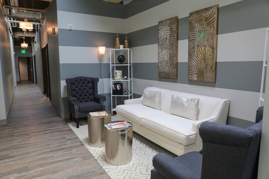 More Photos Of 403 16th St, Denver Office For Sale