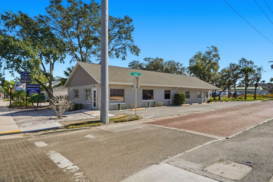More Photos Of 500-510 Tarpon Ave E, Tarpon Springs Office For Sale