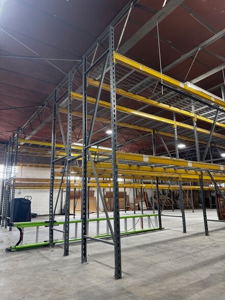 More Photos Of 8600 Chancellor Row, Dallas Warehouse For Lease