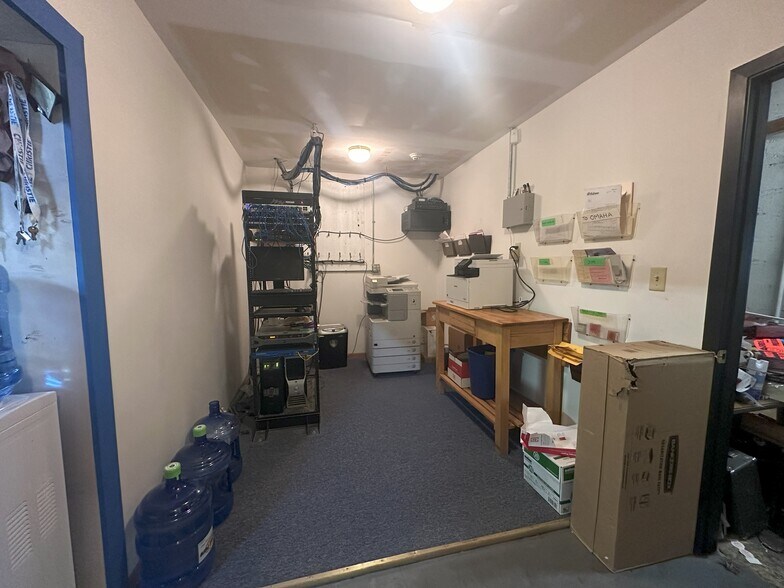 More Photos Of 2322-2324 O St, Lincoln Storefront For Sale