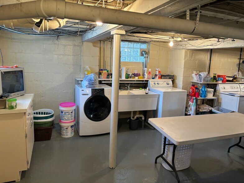 More Photos Of 2884 Fort St, Lincoln Park Office Residential For Sale