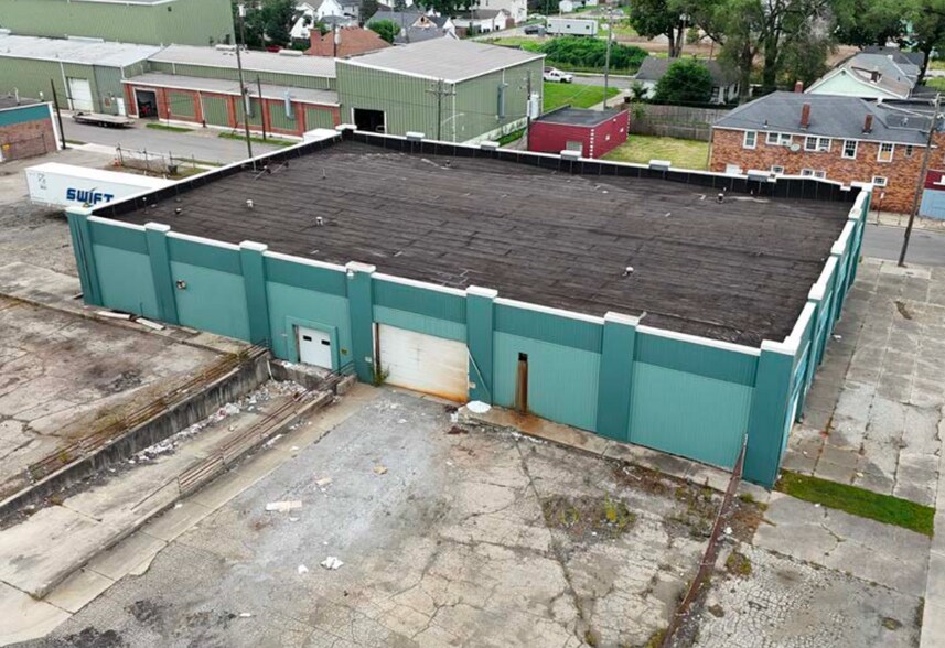 More Photos Of 1800 Clayton Ave, Middletown Warehouse For Lease