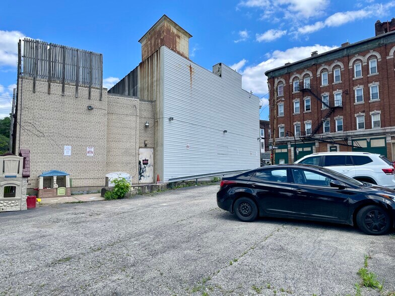 More Photos Of 2014-2016 Noble St, Swissvale Office For Sale