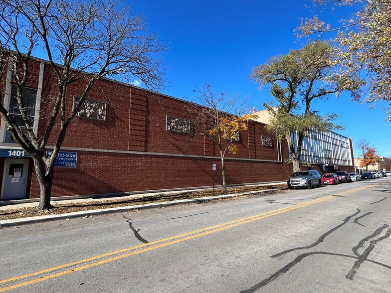 Primary Photo Of 1401 S Circle Ave, Forest Park Warehouse For Sale