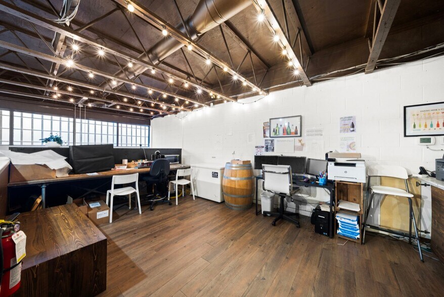 More Photos Of 5650 Dunbar St, Vancouver Storefront For Sale