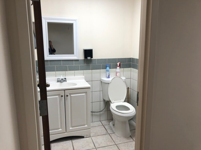 More Photos Of 1260 Bloomfield Ave, Fairfield Office For Lease