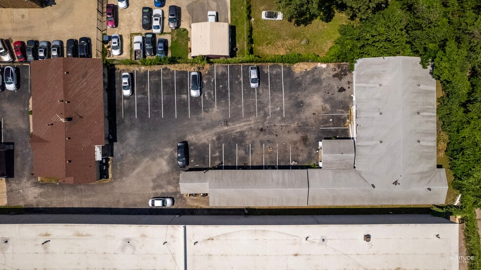 More Photos Of 11448 Reeder Rd, Dallas Light Distribution For Sale