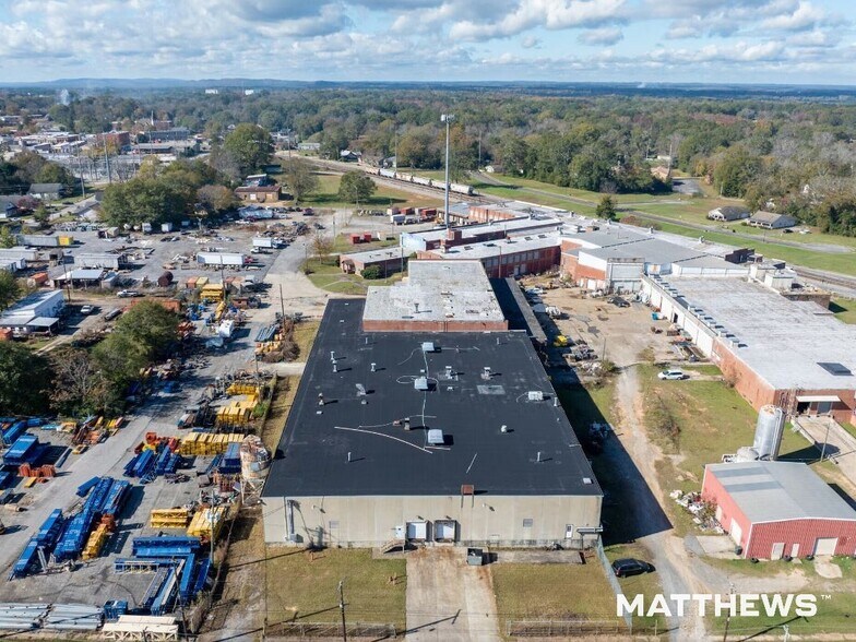 More Photos Of 300 Rogers St, Barnesville Warehouse For Sale
