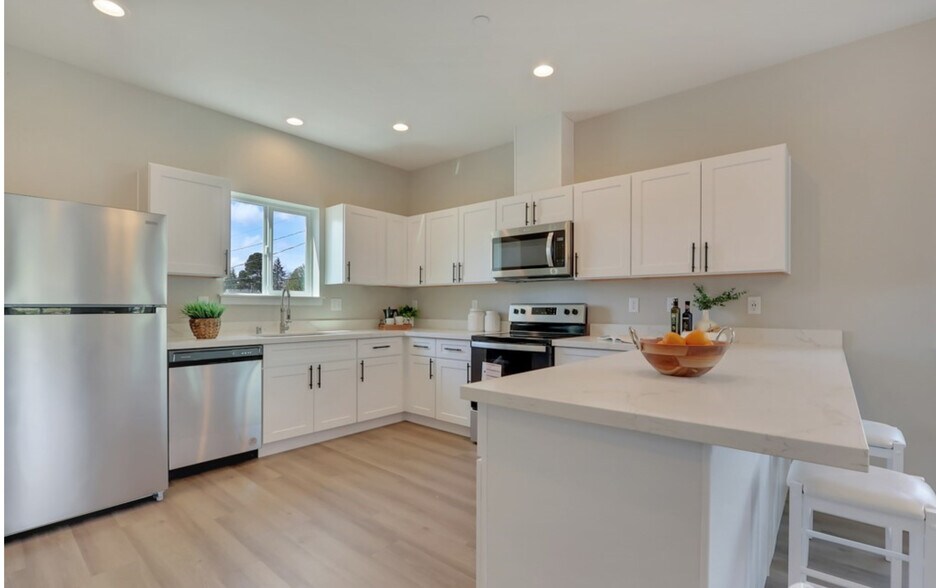 More Photos Of 234 S 70th St, Tacoma Apartments For Sale