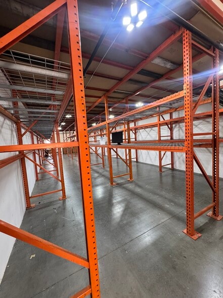 More Photos Of 238-256 W Chestnut Ave, Monrovia Warehouse For Lease