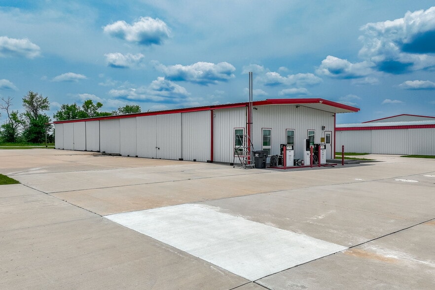 More Photos Of 7015 S 143rd St E, Derby Airplane Hangar For Sale