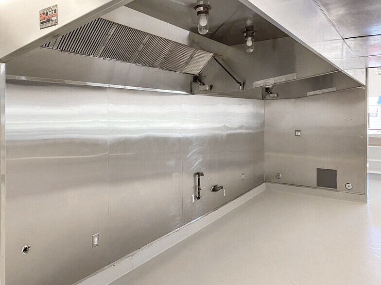 More Photos Of 1837 E 7th St, Long Beach Restaurant For Lease