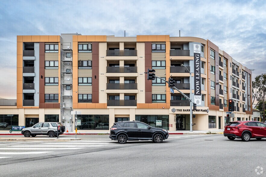 More Photos Of 11701 W Gateway Blvd, Los Angeles Apartments For Lease