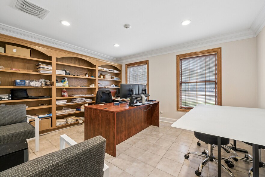 More Photos Of 4215 Kirchoff Rd, Rolling Meadows Office For Sale