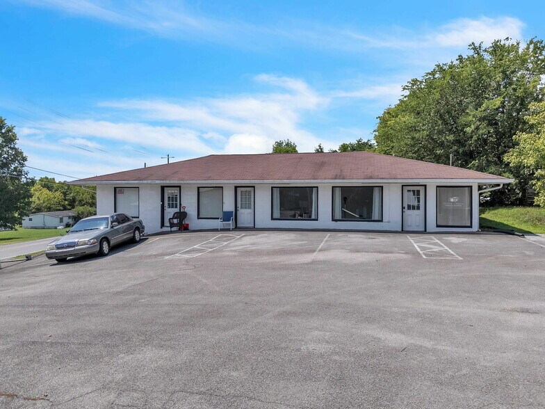 More Photos Of 1701 Dumplin Loop Rd, New Market Freestanding For Sale