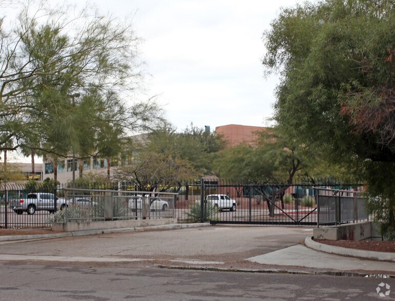 More Photos Of 3350 E Hemisphere Loop, Tucson Office For Sale