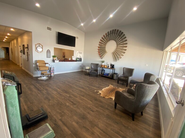 More Photos Of 5802-82 E Highway 62, Lubbock Light Distribution For Lease