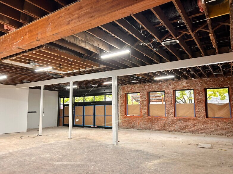 More Photos Of 3584 SE Division St, Portland Storefront For Lease