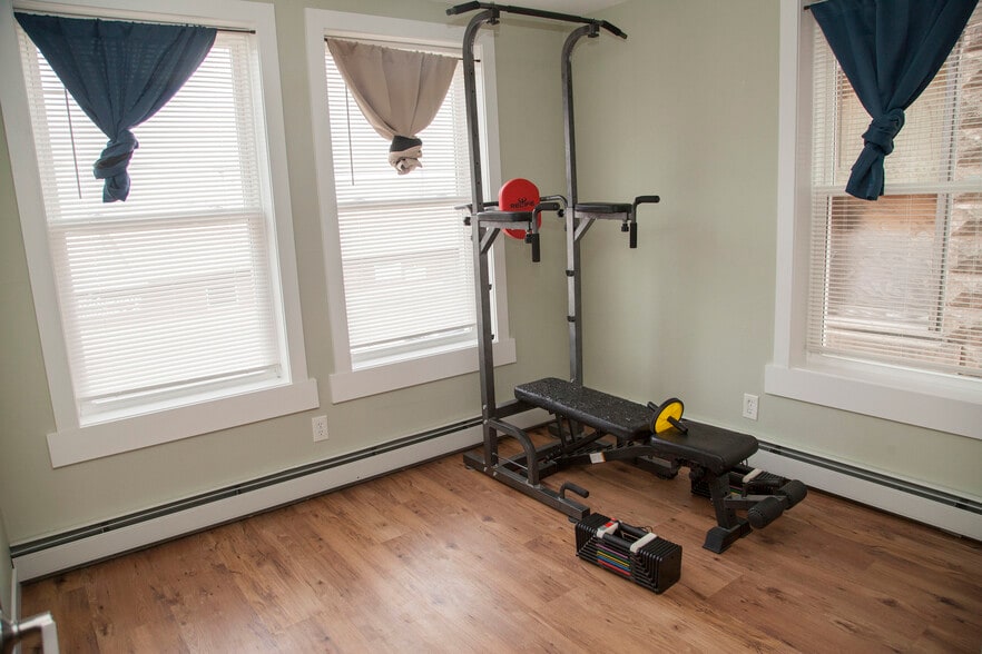 More Photos Of 705 Main St, Ridgeway Freestanding For Sale