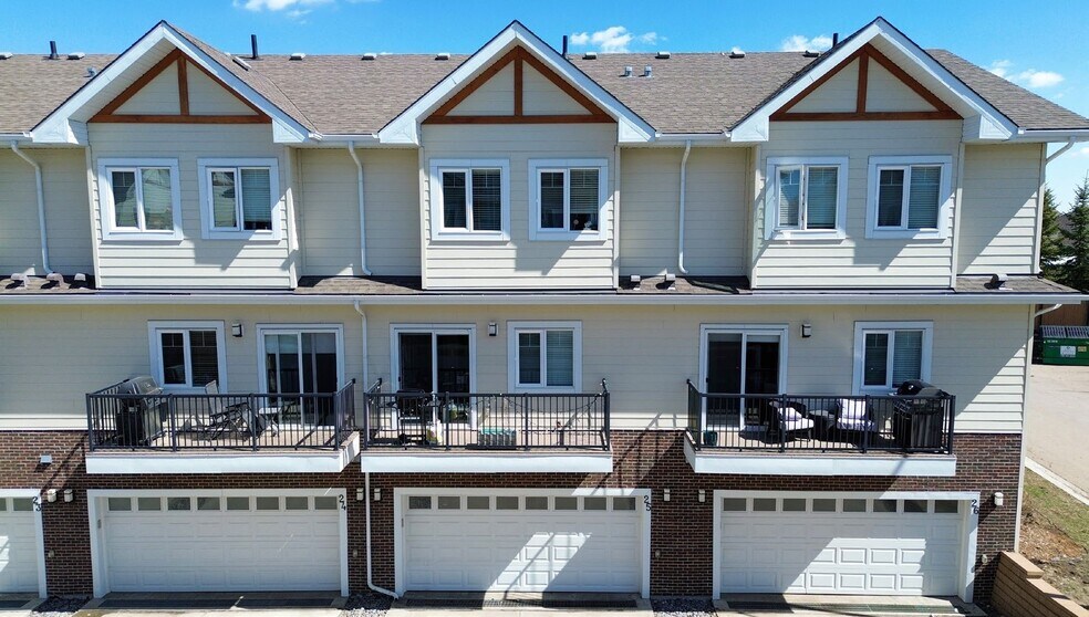 More Photos Of 6 Noble Close, St. Albert Apartments For Sale