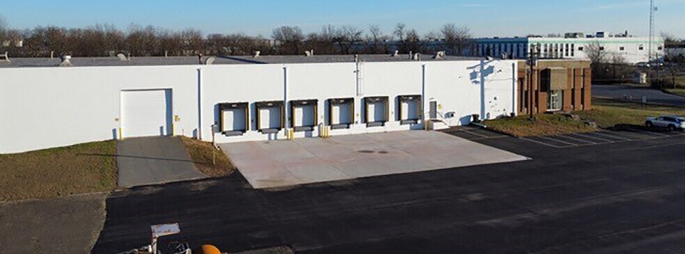 More Photos Of 5 Wheeling Rd, Dayton Warehouse For Lease