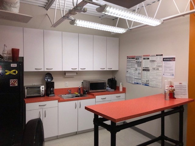 More Photos Of 8474 Tyco Rd, Vienna Office For Lease