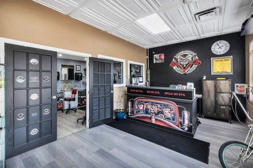 More Photos Of 20 McLeod Ave, Spruce Grove Storefront Retail Office For Sale