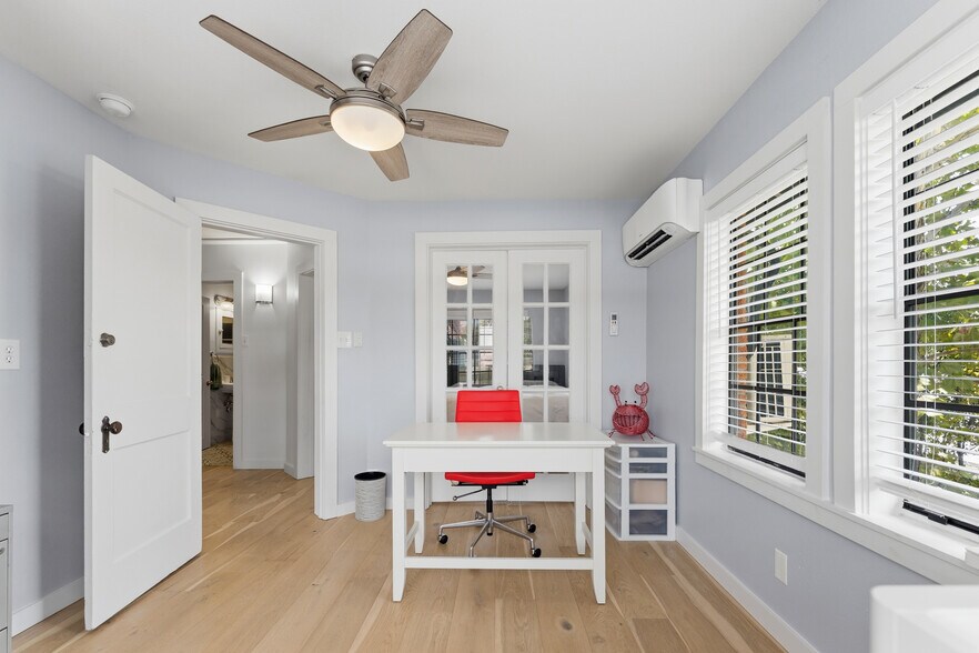 More Photos Of 310 Wimberley Sq, Wimberley Freestanding For Sale
