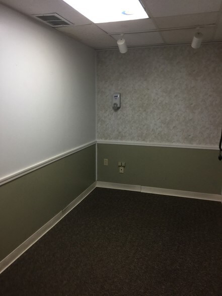 More Photos Of 1401 Union St, Schenectady Medical For Lease