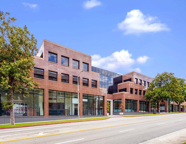 More Photos Of 9242 Beverly Blvd, Beverly Hills Loft Creative Space For Lease
