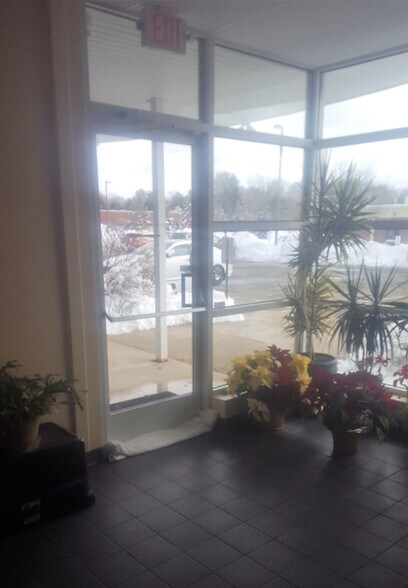 More Photos Of 100 Griffin Rd, Portsmouth Medical For Sale