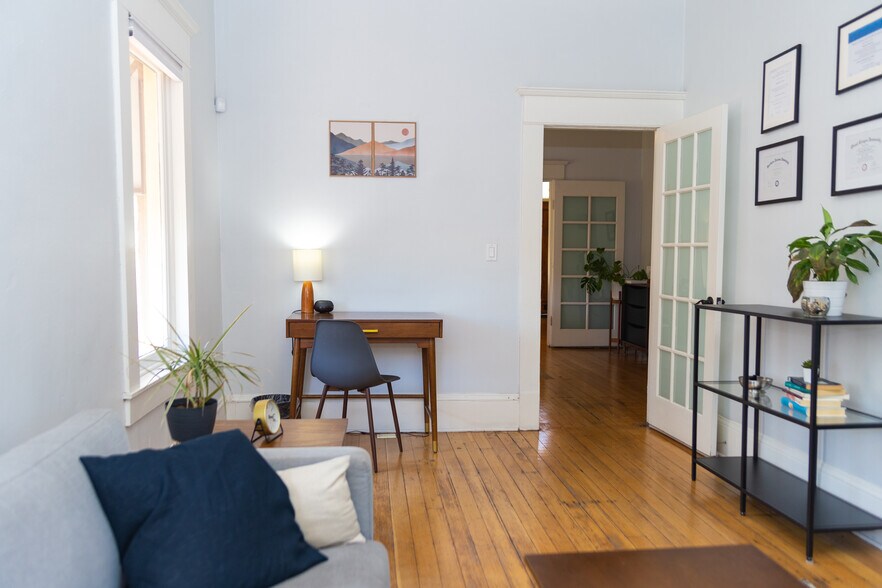 More Photos Of 531 E Lynwood St, Phoenix Office Residential For Sale