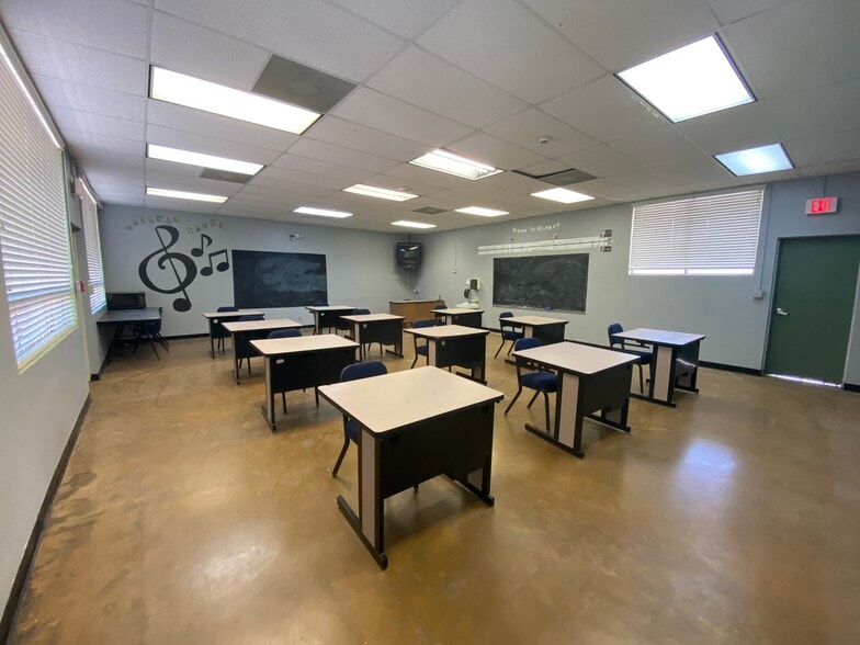 Primary Photo Of 630 W 17th Pl, Tempe Schools For Lease