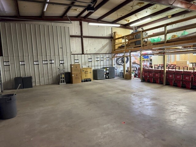 More Photos Of 123 S Date St, Jenks Warehouse For Lease