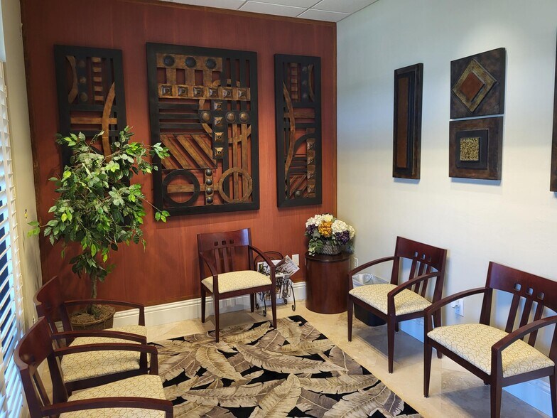 More Photos Of 1575 Pine Ridge Rd, Naples General Retail For Lease