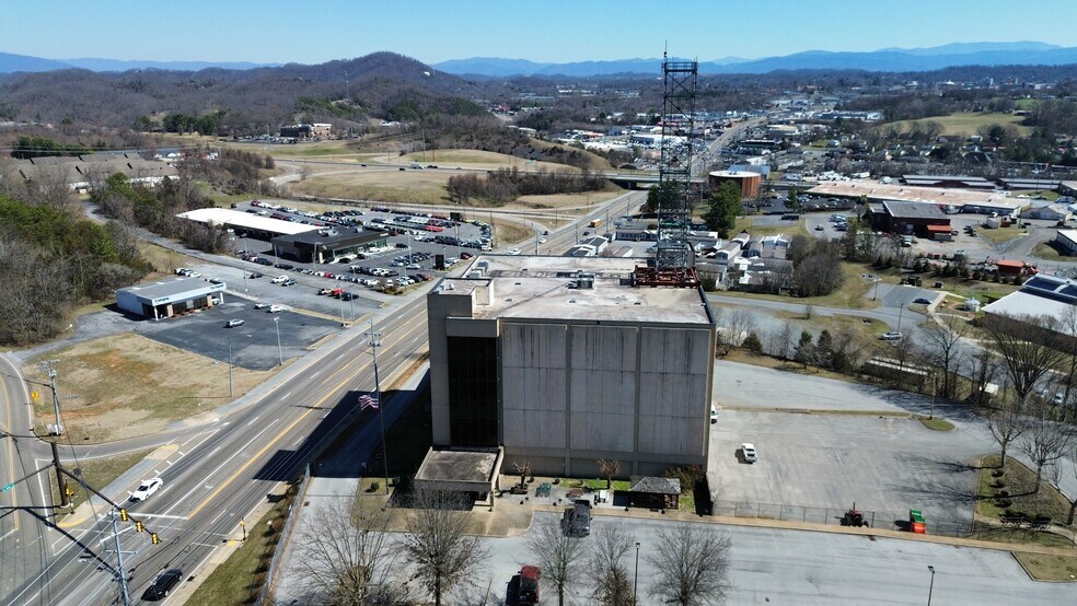 More Photos Of 3417 N Roan St, Johnson City Office Residential For Sale