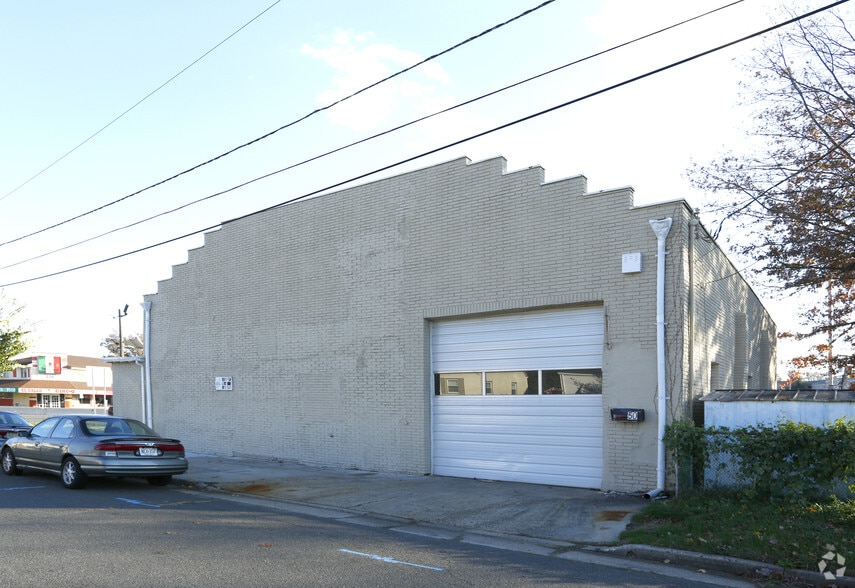 More Photos Of 50 Harrigan St, Edison Auto Repair For Sale