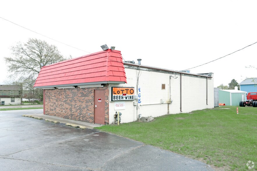 More Photos Of 10 Gratiot Blvd, Marysville Freestanding For Sale