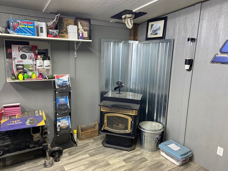 More Photos Of 11 Arbor Ln, Moyie Springs Service For Sale