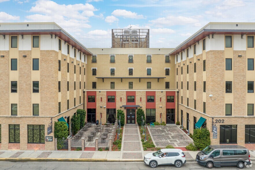 More Photos Of 202 S 1st St, Harlingen Loft Creative Space For Lease