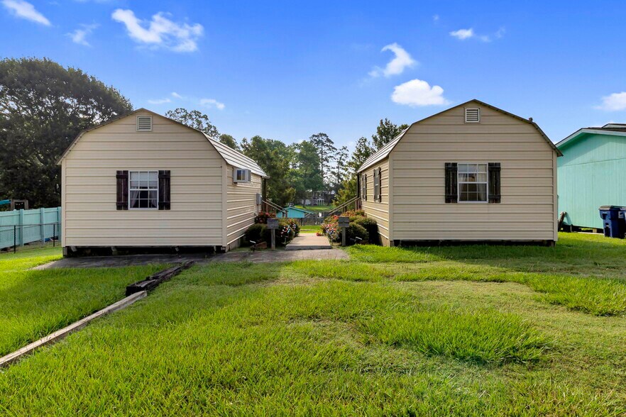 More Photos Of 13050 U.S. 190 hwy, Onalaska Freestanding For Sale