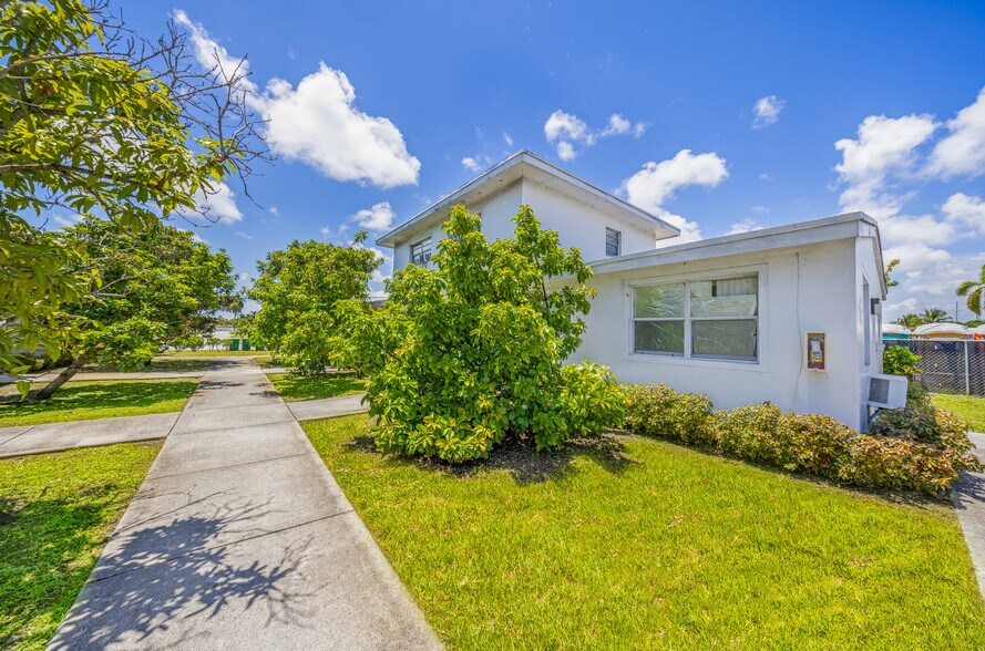 More Photos Of 3740 W Hallandale Beach Blvd, Pembroke Park Apartments For Sale