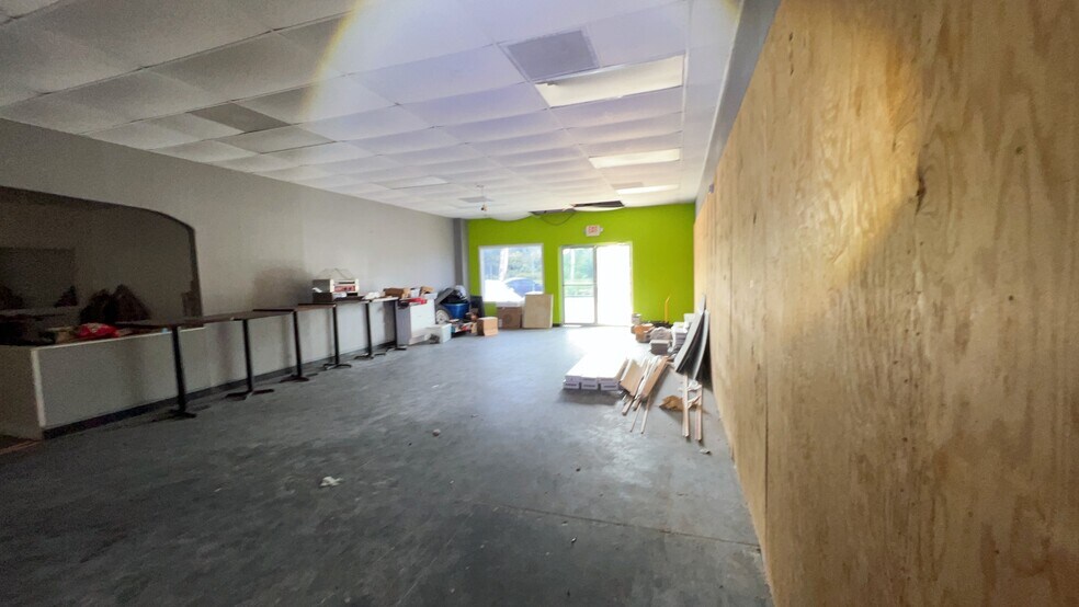 More Photos Of 12373 Scarsdale Blvd, Houston Unknown For Lease